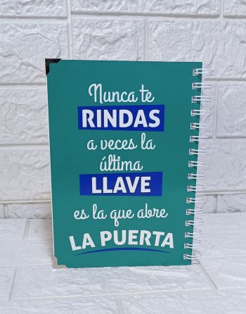 cuaderno personalizado con frase